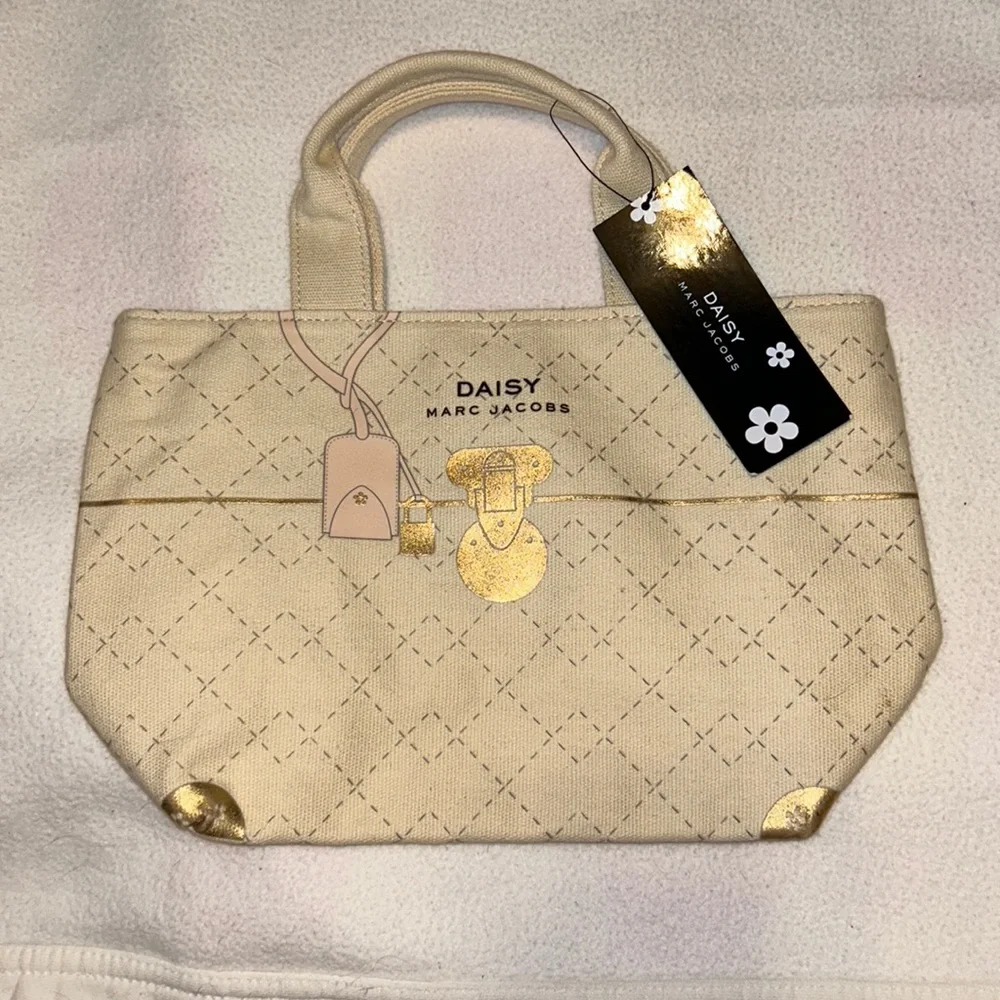 Daisy Marc Jacobs Perfume Bag - Picture 1 of 4